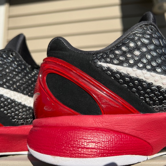 2011 KOBE IV “BRED” - SIZE 10.5 (12W)
